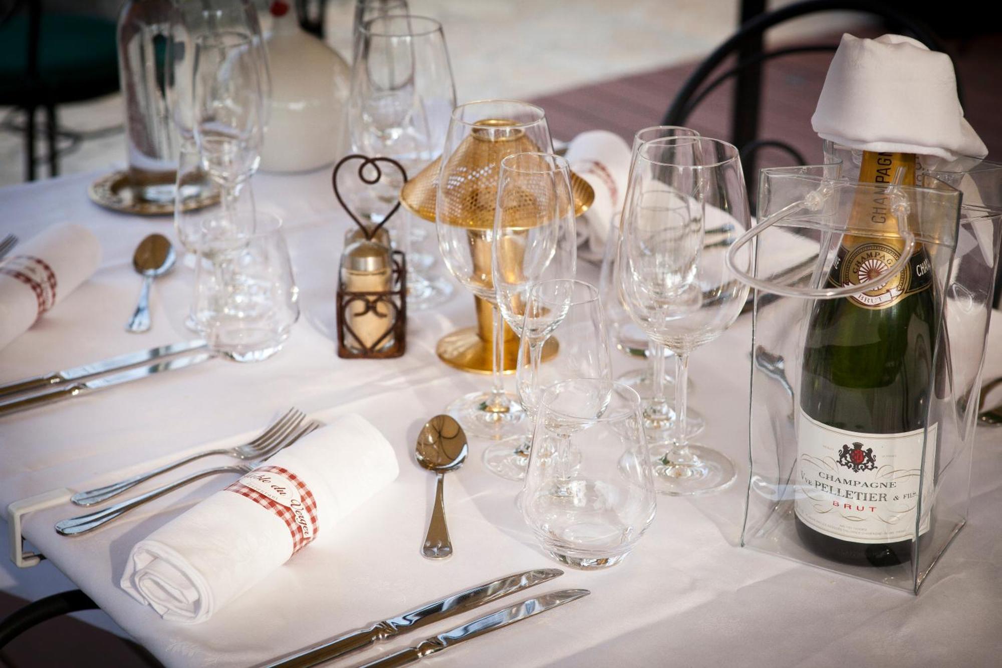 Hotel Restaurant Verger Des Chateaux, Route Des Vins Haut-Koenigsbourg Dieffenthal Exteriör bild