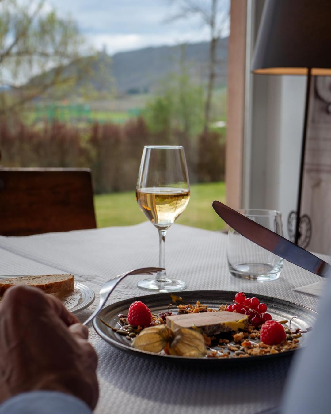 Hotel Restaurant Verger Des Chateaux, Route Des Vins Haut-Koenigsbourg Dieffenthal Exteriör bild